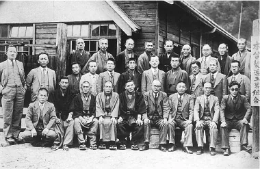 木曽製薬工業組合の設立当時の写真
